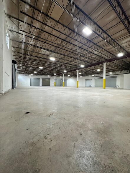 More Photos Of 7441-7571 NW 78th St, Medley Warehouse For Lease