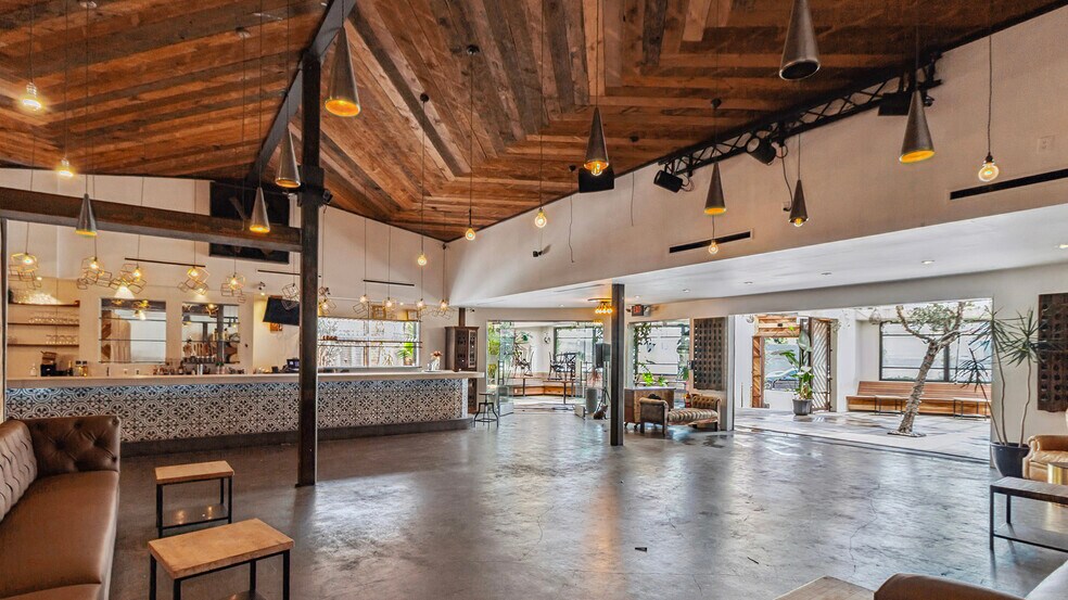 More Photos Of 1835 N Cahuenga Blvd, Los Angeles Restaurant For Sale
