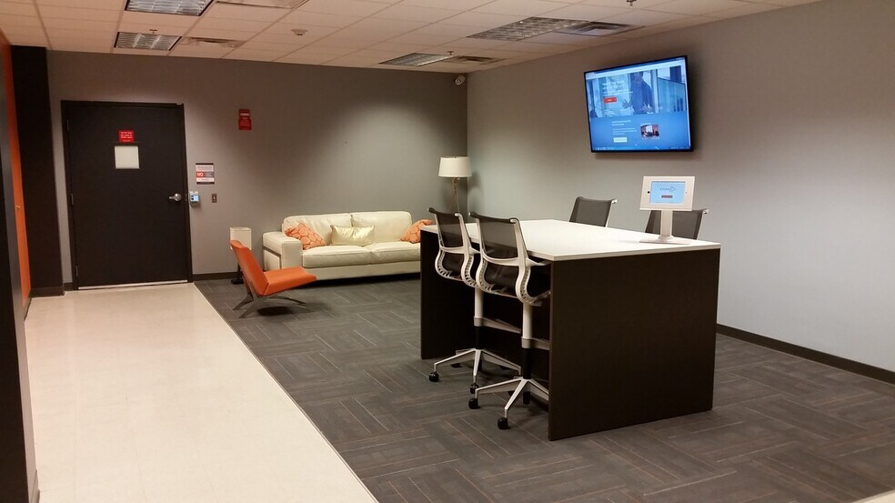 More Photos Of 200 Avenue B NW, Winter Haven Office For Lease