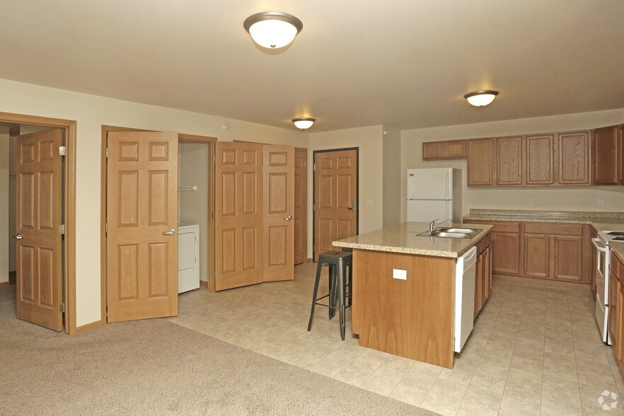 More Photos Of 501 12th Ave SE, Stanley Apartments For Lease