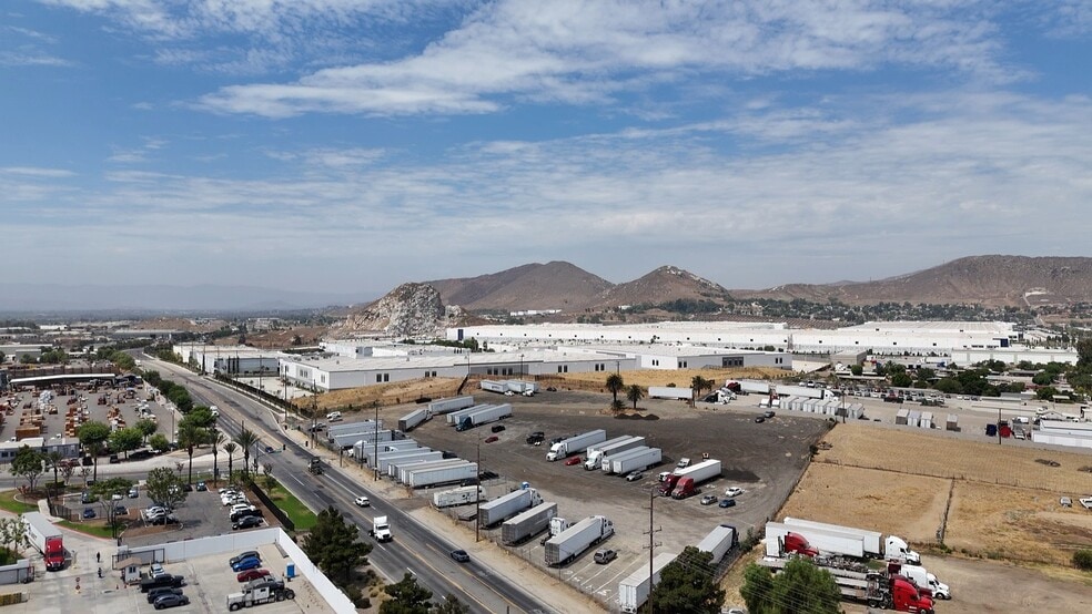 More Photos Of 815 Agua Mansa Rd, Bloomington Land For Sale