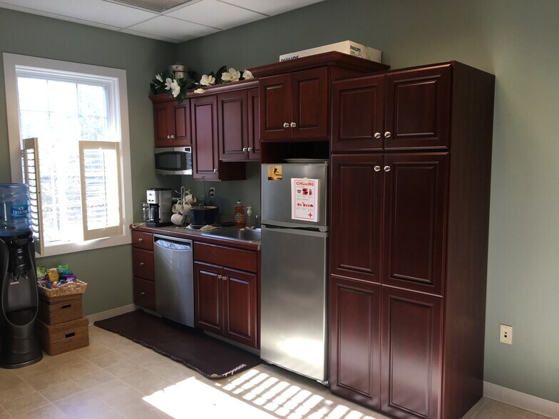 More Photos Of 112 Moores Rd, Malvern Office For Sale