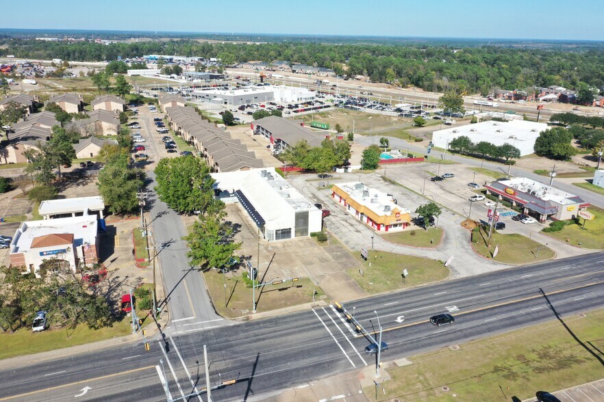 More Photos Of 1423 Brazos Dr, Huntsville Office For Sale