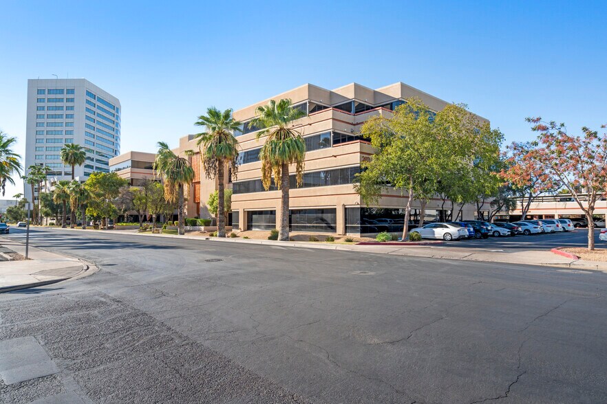 More Photos Of 202 E Earll Dr, Phoenix Medical For Sale