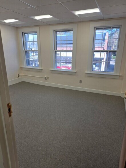 More Photos Of 27 Main St, Concord Storefront Retail Office For Lease