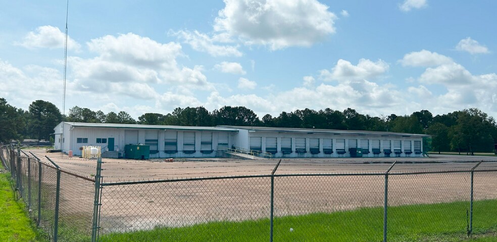 More Photos Of 149 Becknell St, Pearl Warehouse For Lease