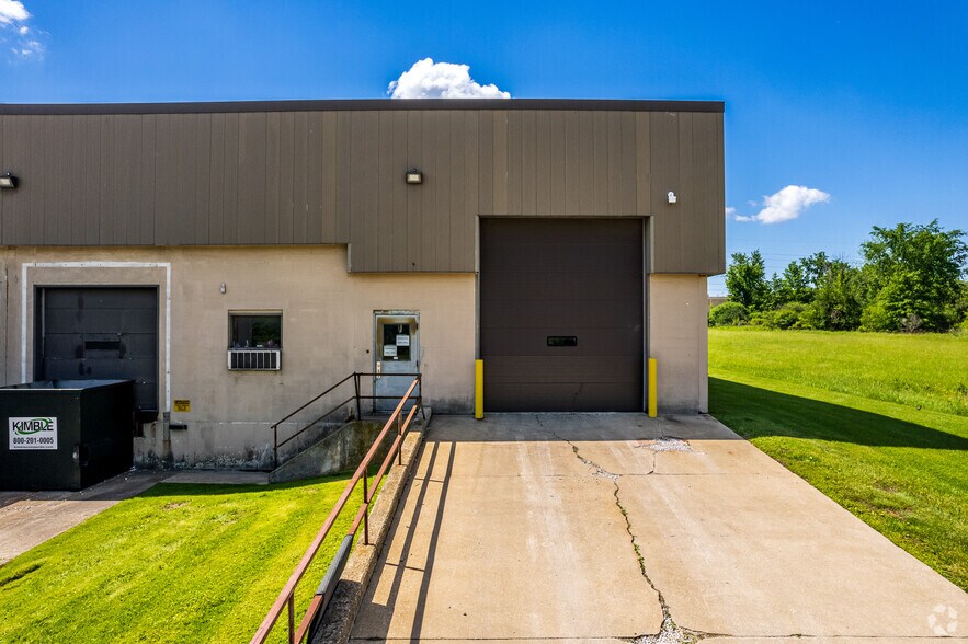 More Photos Of 1933 Highland Rd, Twinsburg Manufacturing For Sale
