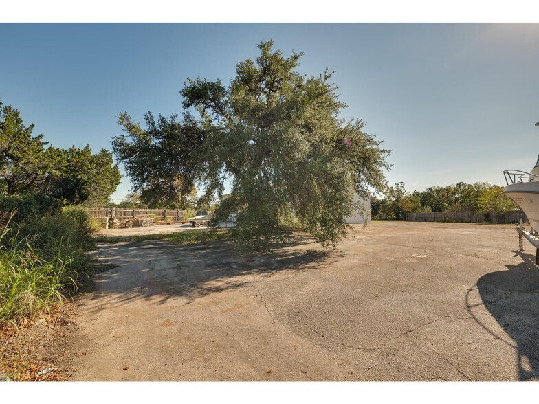 More Photos Of 16110 Lake Travis Dr, Austin Industrial For Lease