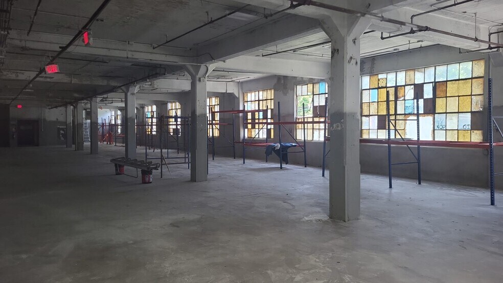 More Photos Of 26 Cornelison Ave, Jersey City Manufacturing For Lease