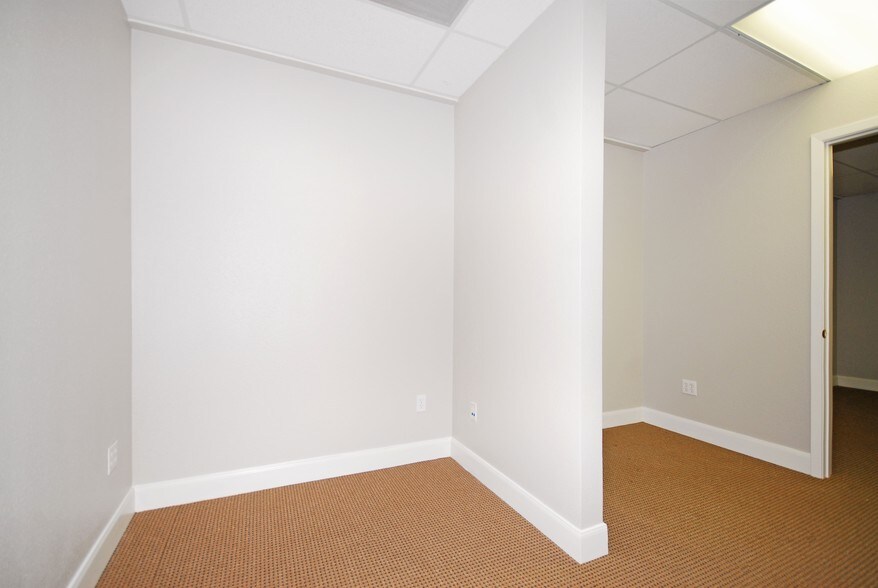 More Photos Of 315 S Jupiter Rd, Allen Office For Lease