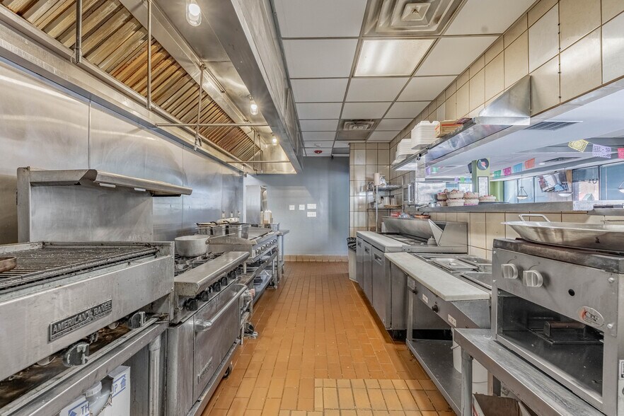 More Photos Of 3205 S Harlem Ave, Berwyn Fast Food For Sale