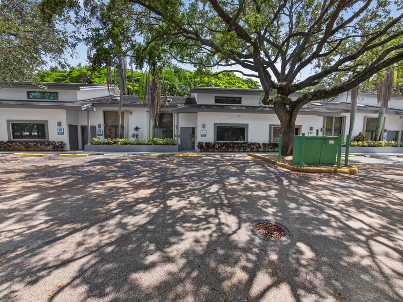 More Photos Of 10717 Sw 104th St, Miami Office For Sale