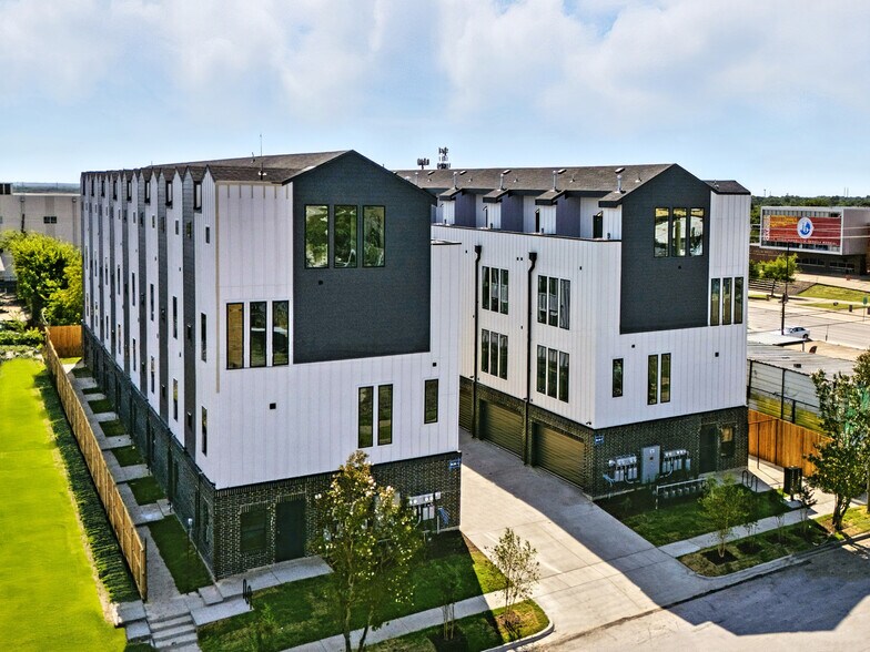 Primary Photo Of 312 N Lancaster Ave, Dallas Apartments For Sale