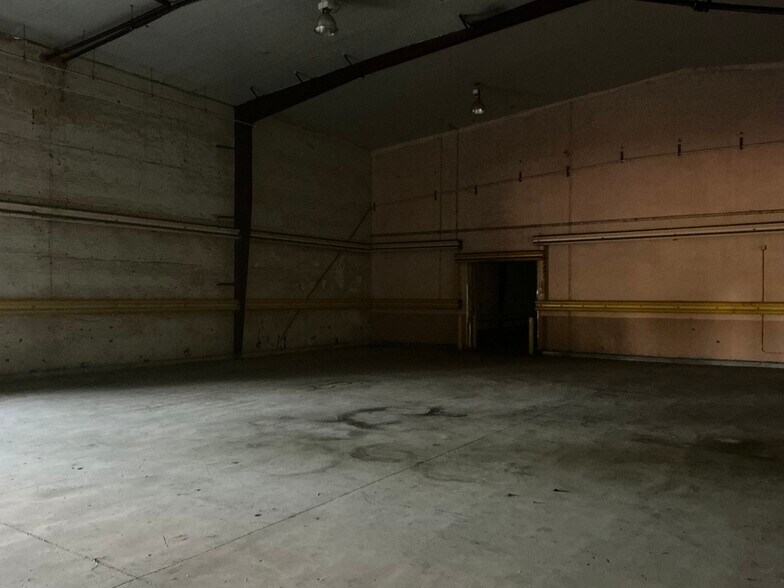 More Photos Of 908 Cecilia St, Alice Warehouse For Lease