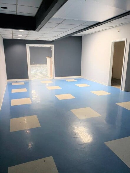 More Photos Of 6701 Beach Blvd, Jacksonville Freestanding For Lease