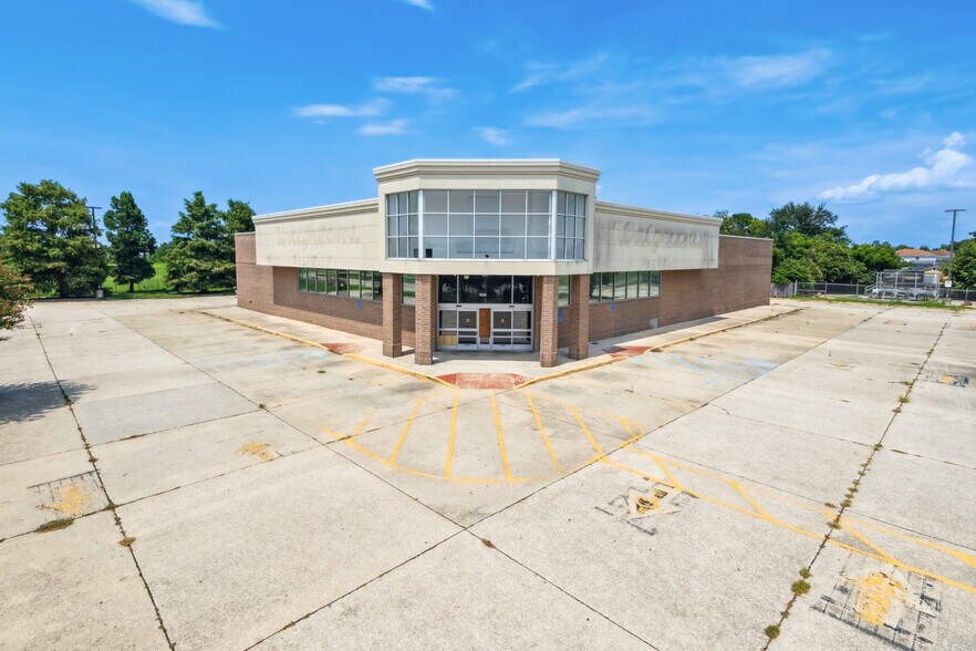 More Photos Of 7401 Read Blvd, New Orleans Drugstore For Sale