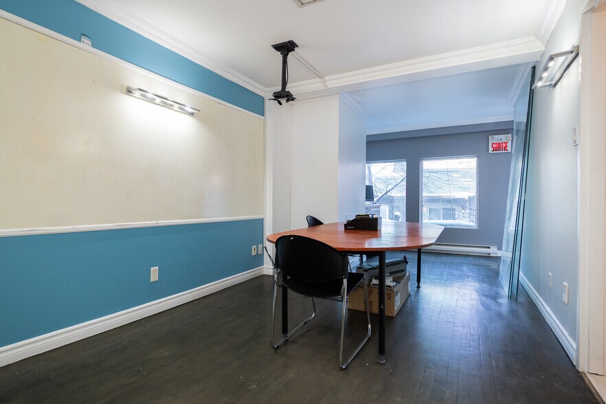 More Photos Of 1583 Rue Saint-Hubert, Montréal Medical For Sale