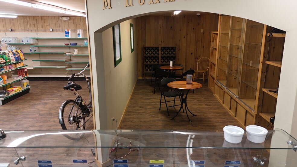 More Photos Of 5198 S US Highway 51, Manitowish Waters Service Station For Sale