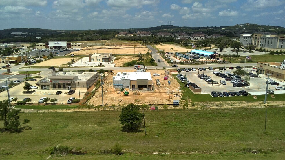 More Photos Of 438 Singing Oaks, Spring Branch General Retail For Sale