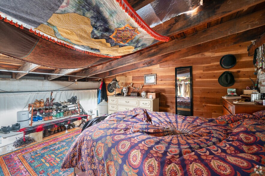 More Photos Of 1200 24th St, Oakland Warehouse For Sale