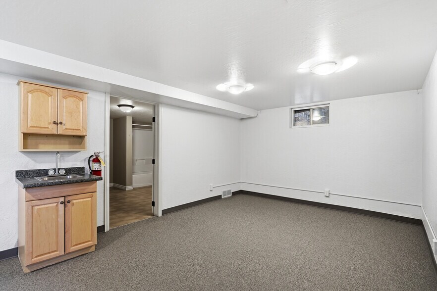 More Photos Of 2490 N Locust Grove Rd, Meridian Office For Sale