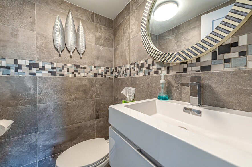 More Photos Of 57 Old Country Rd, Westbury Office For Sale