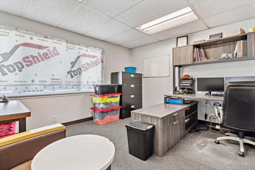 More Photos Of 1050 S Quitman St, Denver Showroom For Sale