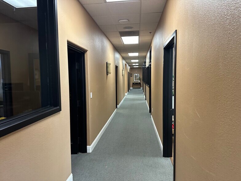 More Photos Of 3924 W Caldwell Ave, Visalia Office For Lease