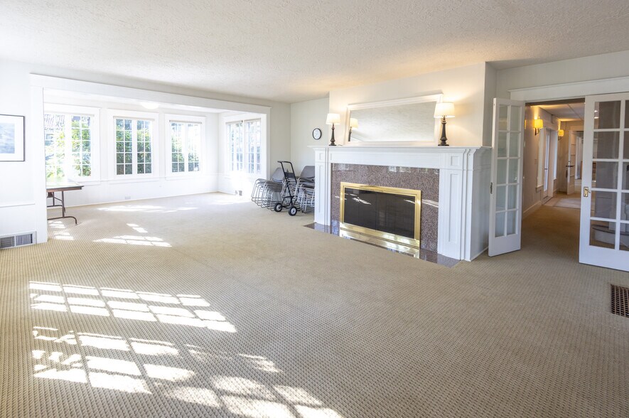 More Photos Of 20255 Willamette Dr, West Linn Specialty For Sale