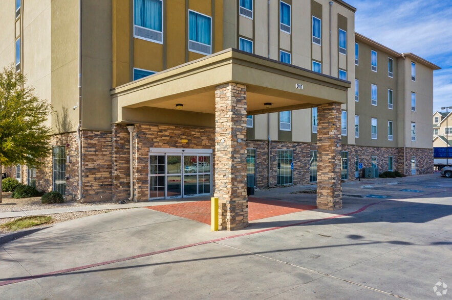 More Photos Of 910 W Interstate 20, Midland Hotel For Sale