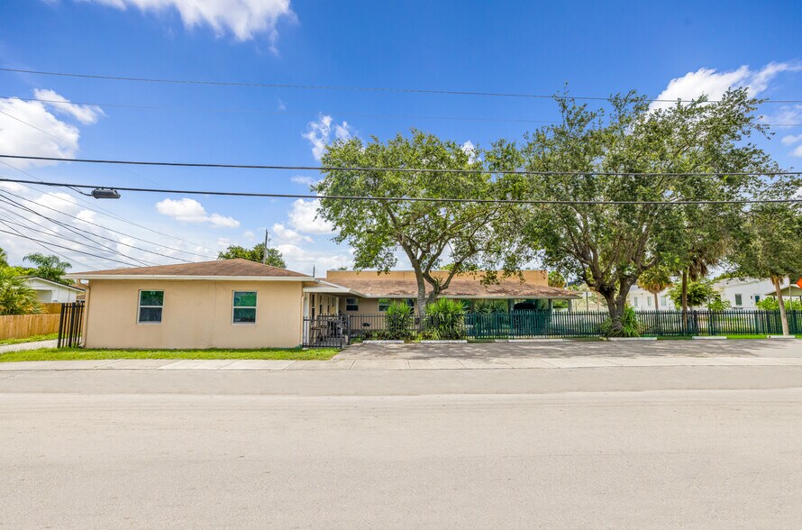 More Photos Of 2247 Simms St, Hollywood Apartments For Sale