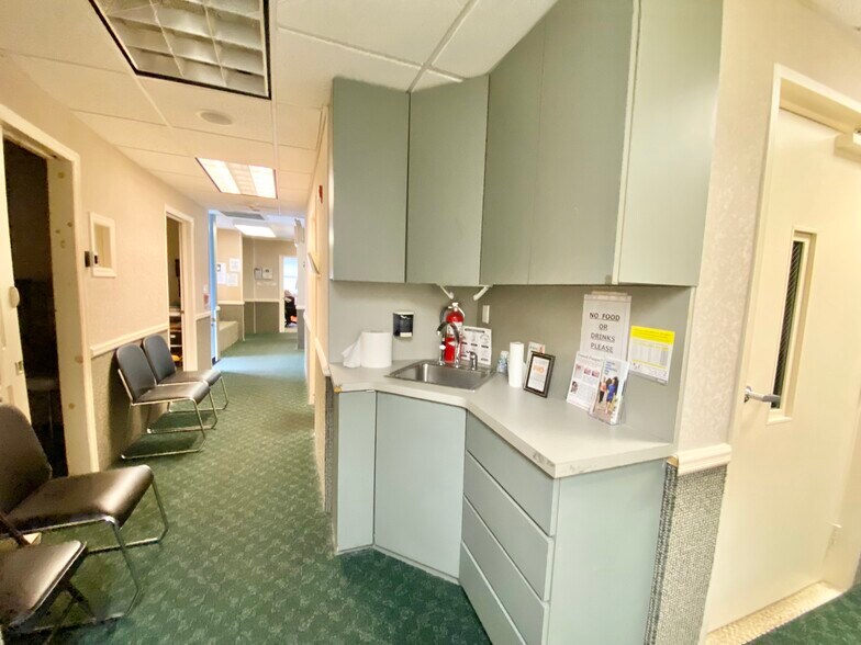 More Photos Of 559 Atlantic Ave, East Rockaway Medical For Lease