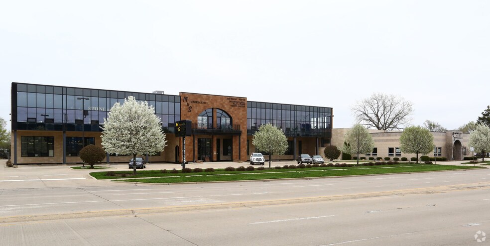 Primary Photo Of 2500 Touhy Ave, Elk Grove Village Warehouse For Lease