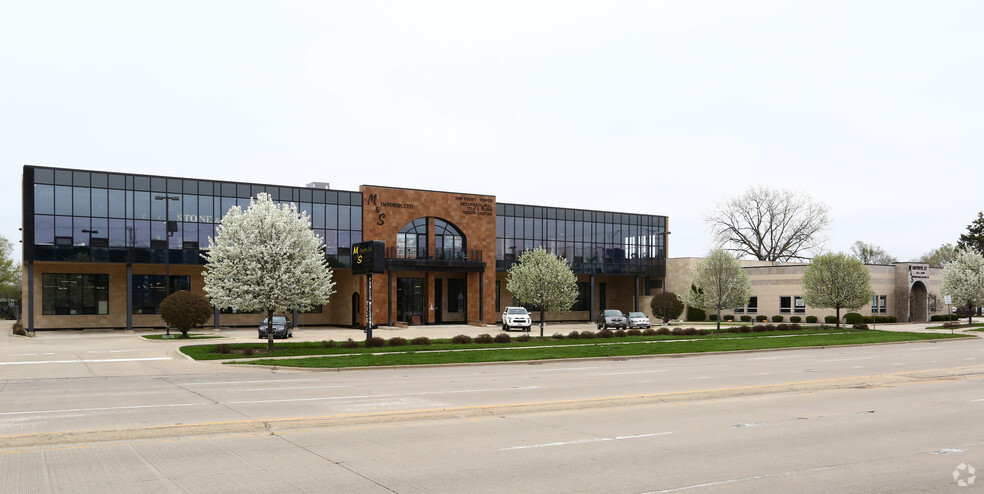 Primary Photo Of 2500 Touhy Ave, Elk Grove Village Warehouse For Sale