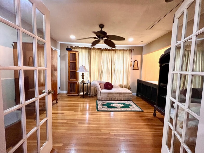 More Photos Of 5537 Canal Blvd, New Orleans Freestanding For Sale