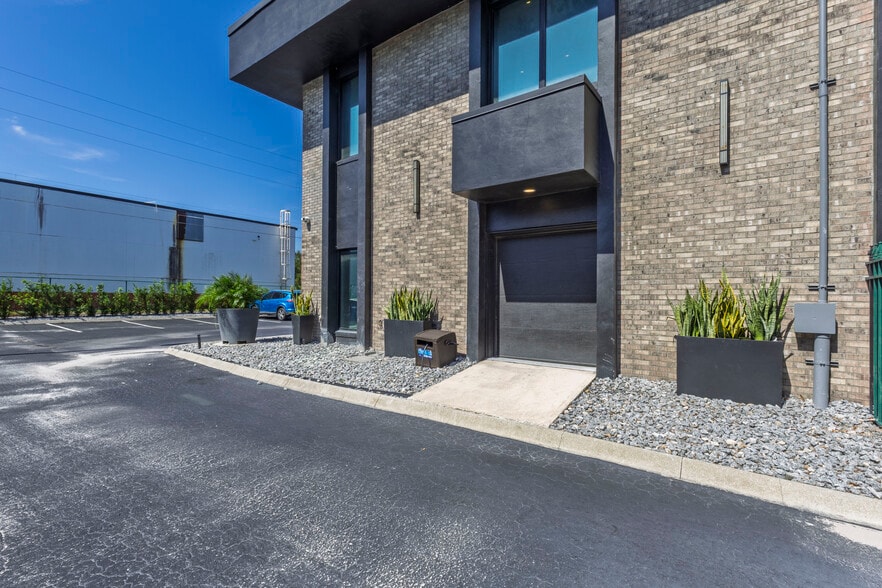 More Photos Of 7335 Lake Ellenor Dr, Orlando Office For Sale