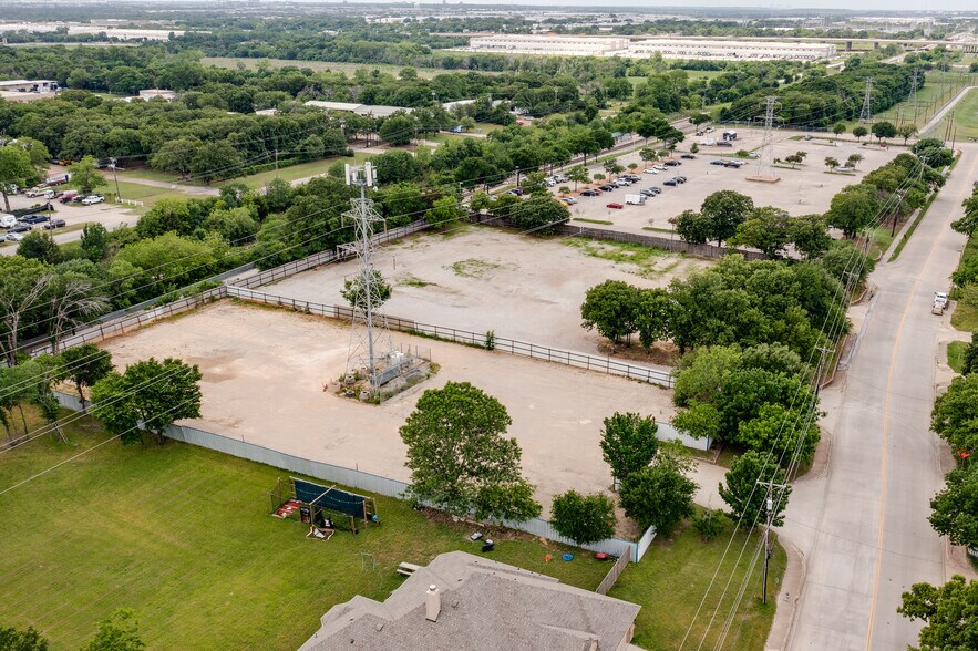 More Photos Of 4100-4144 Jackson St, Irving Warehouse For Sale