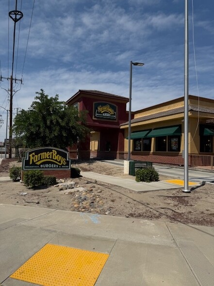 More Photos Of 4920 Gosford Rd, Bakersfield Fast Food For Sale