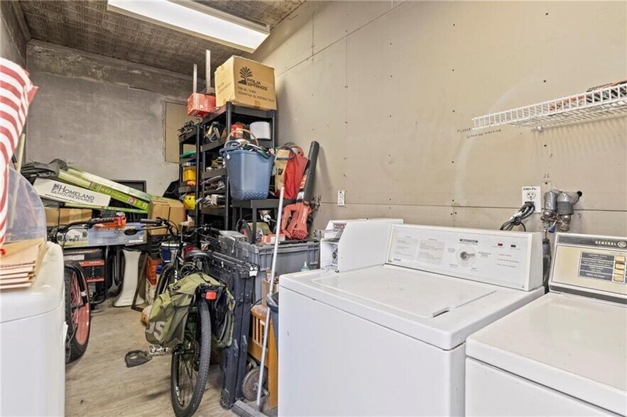 More Photos Of 1670-1674 Main St, West Warwick Storefront Retail Residential For Sale