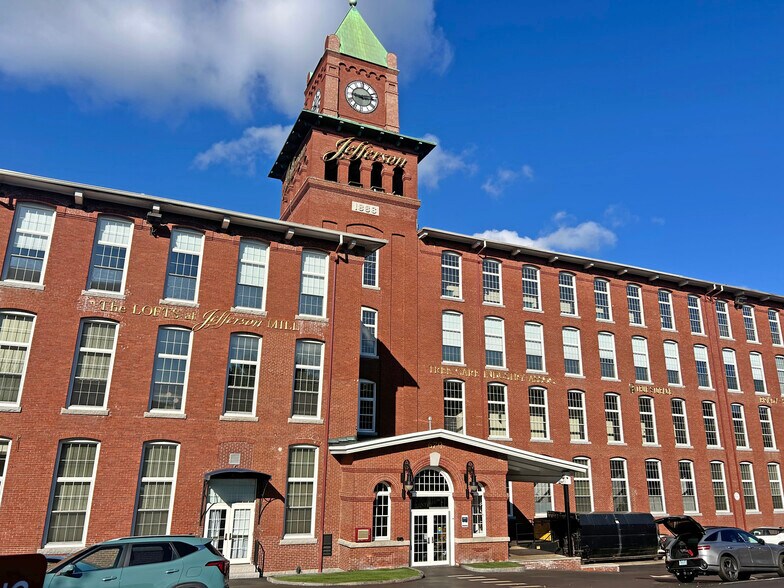 More Photos Of 670 N Commercial St, Manchester Apartments For Lease