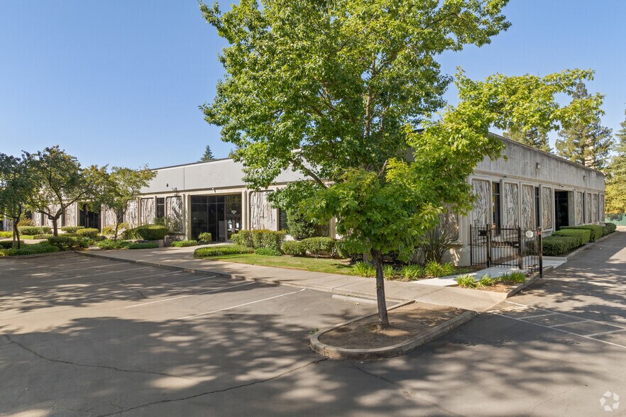 More Photos Of 3034 Gold Canal Dr, Rancho Cordova Flex For Sale