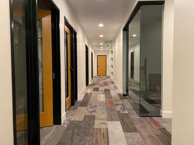 More Photos Of 100 S Maryland Pky, Las Vegas General Retail For Sale