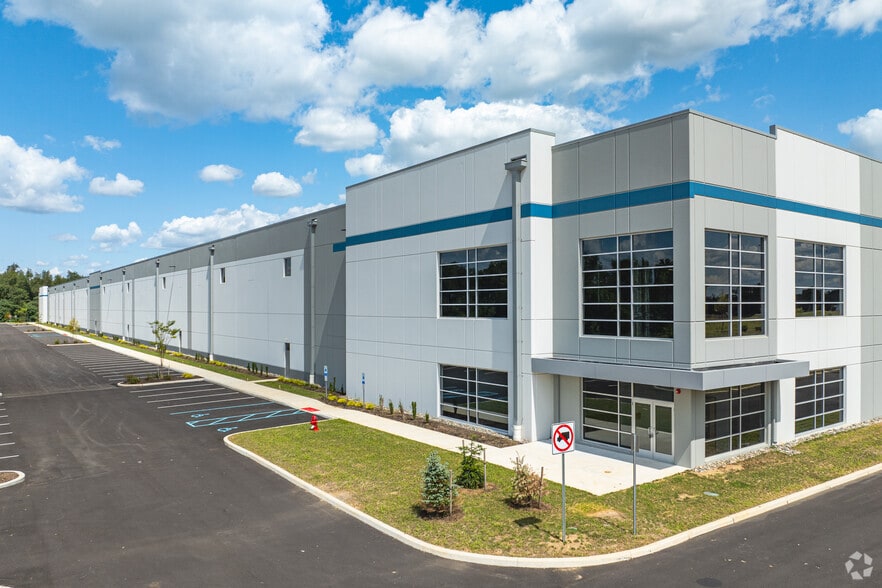 More Photos Of 280 Locke Ave, Woolwich Unknown For Lease