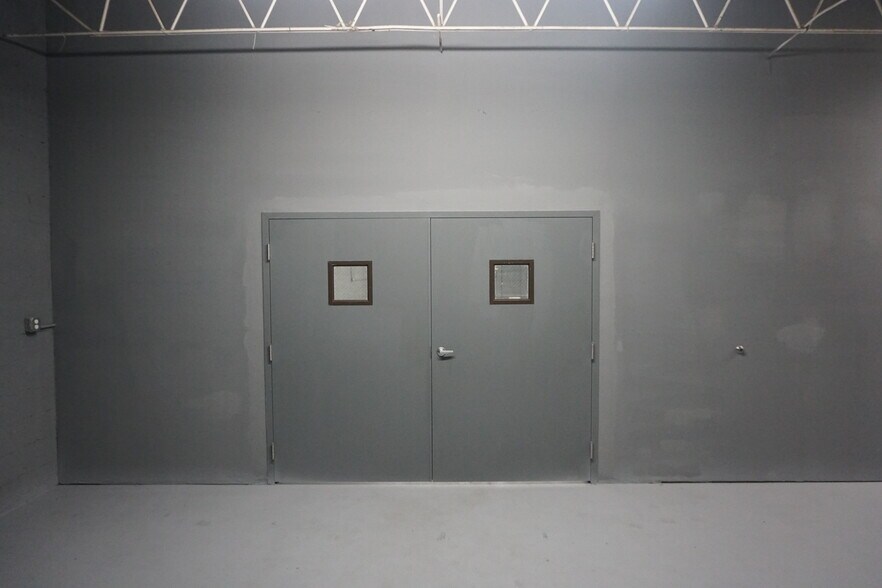 More Photos Of 1042-1048 NE 44th St, Oakland Park Industrial For Lease