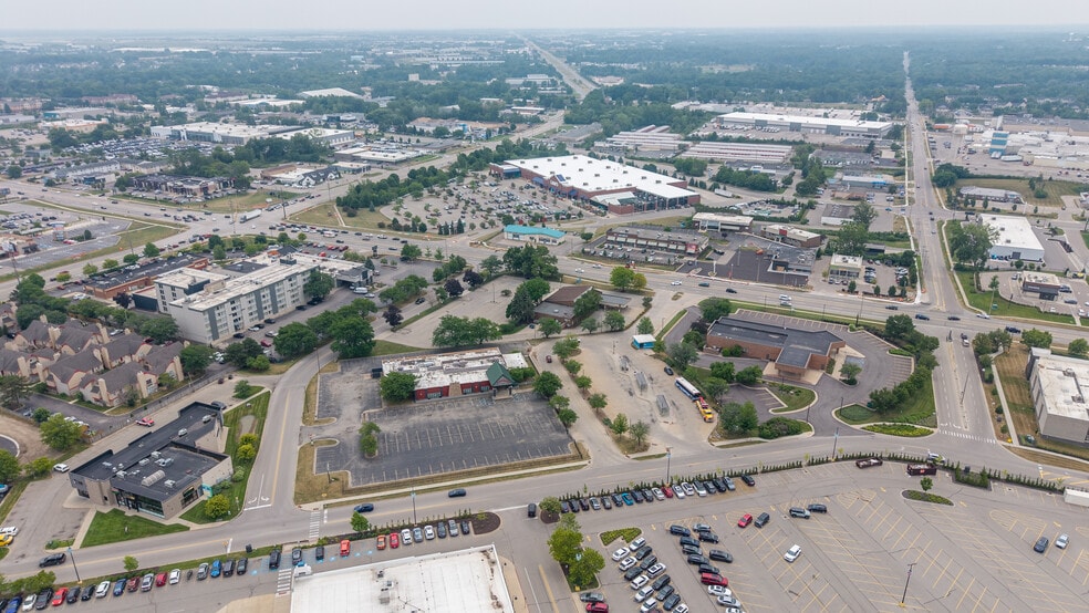 More Photos Of 3321 28th St SE, Grand Rapids Restaurant For Lease