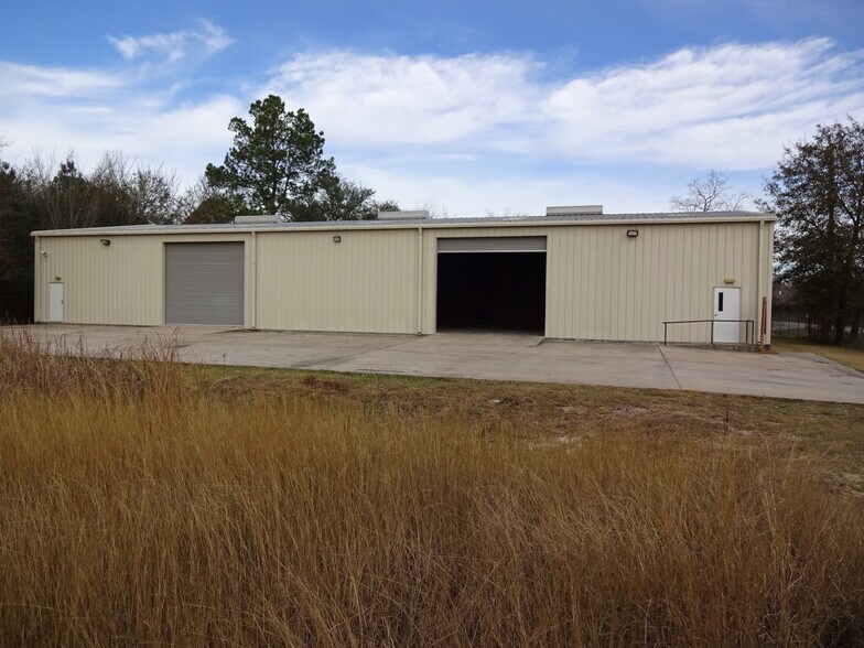 More Photos Of 11455 Brooklyn St, Houston Warehouse For Lease