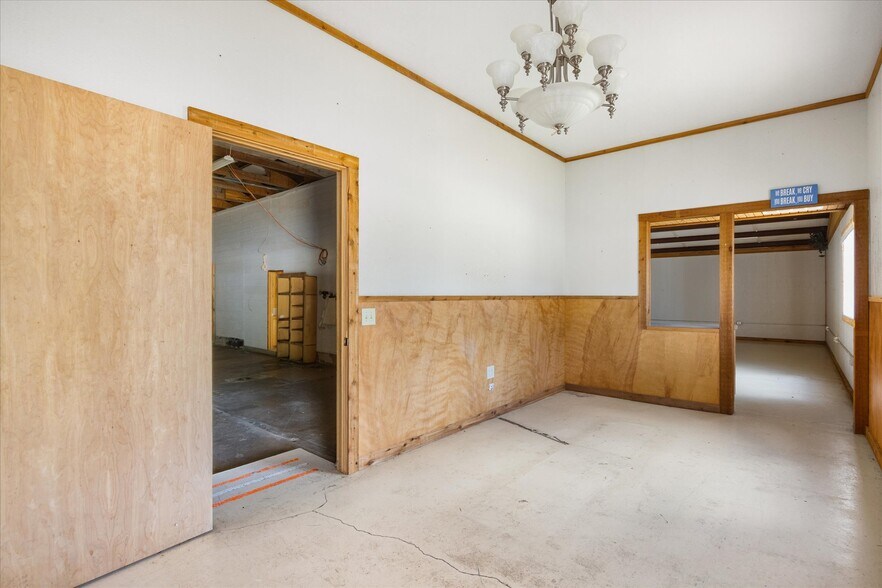 More Photos Of 301 S Main, Meridian Industrial For Sale