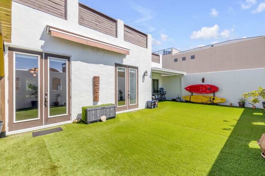 More Photos Of 136 Julia St, New Smyrna Beach Flex For Sale