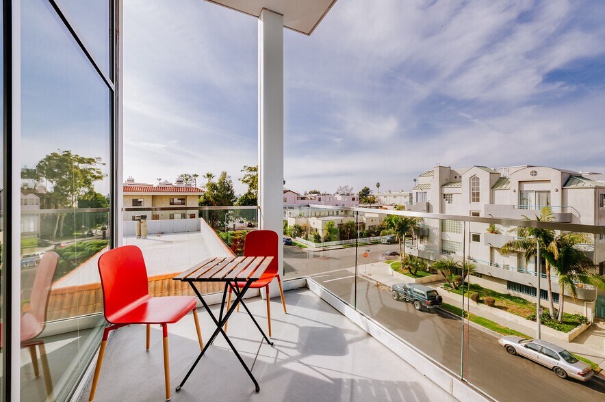 More Photos Of 12770 Caswell Ave, Los Angeles Apartments For Sale