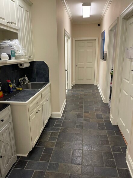 More Photos Of 9456 Jefferson Hwy, Baton Rouge Medical For Lease